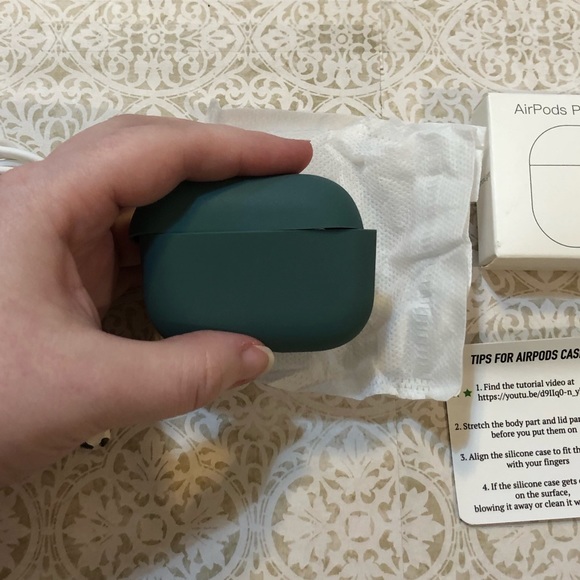 AirPod Pro Case Set - Picture 6 of 6